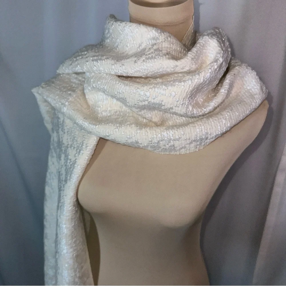 Badgley‎ Mischka Ivory Boucle Knit Scarf 83x20 Metallic Fiber Accent Only Money